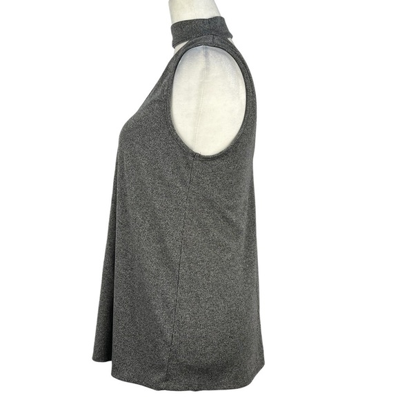 GREEN ENVELOPE LOS ANGELES V-NECK CUT OUTS WOMEN'S‎ TOP - Picture 4 of 9